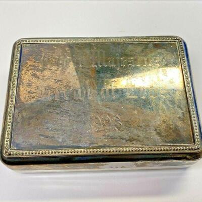 https://www.ebay.com/itm/125319140542	OL1006 KREWE OF EROS 1993 SILVERPLATE VELVET LINED BOX NEW ORLEANS KREWE FAVOR		Auction 	 Starts...