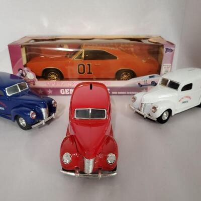 1:18 scale Dukes of Hazard General Lee diecast with realistic light and sound action. Tested and not working. 3 Ertl American Classics...