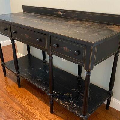 Amazing patina and delicate painting detail 

DIMENSIONS:22 " L x 68 " W x 43 " H

Bid on CTBIDS.COM