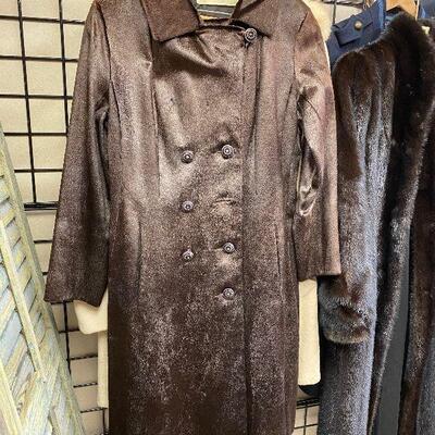 https://www.ebay.com/itm/114777599842	oR9000 John Baldwin Vintage Fur Full Length Coat Beaver? UShip or Local Pickup		Buy-it-Now...