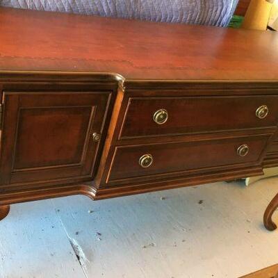 https://www.ebay.com/itm/124679375141	KG0040 WOOD BUFFET DINING SIDEBOARD		Buy-It-Now	199.99
