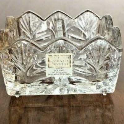 https://www.ebay.com/itm/114764851623	KG0071 IMPORTED GLASS SALT CELLARS AND SMALL SPOONS FROM CZECH AND POLAND 		Buy-It-Now	39.99
