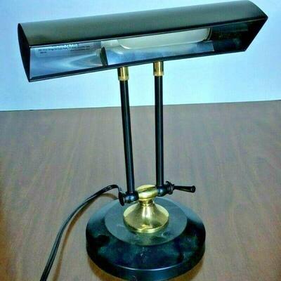 https://www.ebay.com/itm/114764860193	KG0066 SMALL BLACK DESK LAMP WITH ADJUSTABLE ARM		Buy-It-Now	19.99
