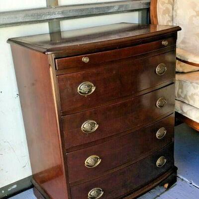 https://www.ebay.com/itm/114764914839	KG0049 DRESSER SIDE STAND WITH WRTING DRAWER Local Pickup		Buy-It-Now	 $199.99 
