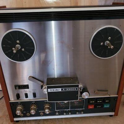 TEAC Model A-3300S reel-to-reel, powers on, no speaker wire