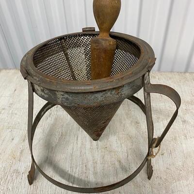 Farmhouse Sieve with Wood Pestle