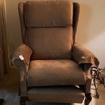 https://www.ebay.com/itm/114745641371	CT7033 Occasional Chair Local Pickup	Auction
