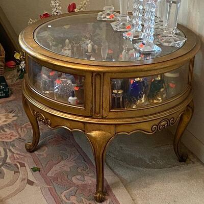https://www.ebay.com/itm/114745632644	CT7026 Mid Century Gold Gilt Round Display Accent Table Local Pickup	Auction
