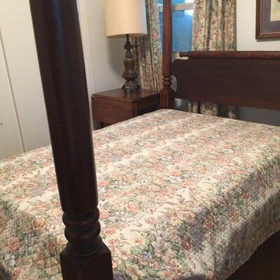 https://www.ebay.com/itm/124658578808	CT7028 Primitive Early American 4 Poster Bed About Full Local Pickup	Auction
