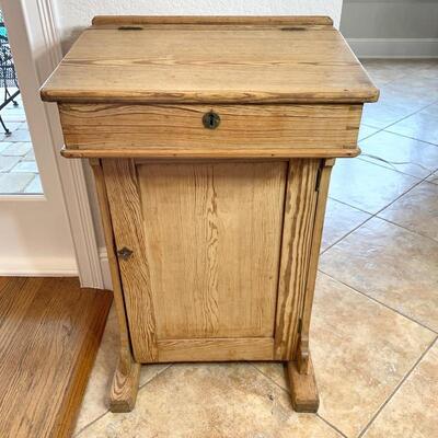 Antique oak teacher's lectern measures 22" x 16" x 36"   (NO KEY)