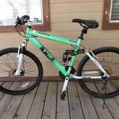 6002	

Genesis Mountain Bike
26"x 2.125" Tires. Serial Number GS140328671