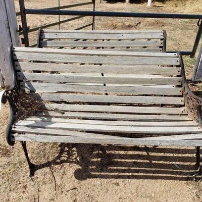6014	

Benchs
2 Metal & Wood Benches