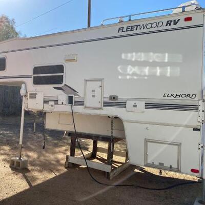 100	

2001 Fleetwood Elkhorn Camper
2001 Fleetwood Elkhorn Camper
13' length
VIN:   1EK6X110212300069
Plate:  K826080 oregon
Doc...