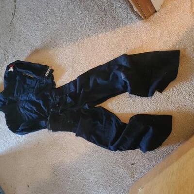 2400	

Navy Service Uniform
Navy Service Uniform