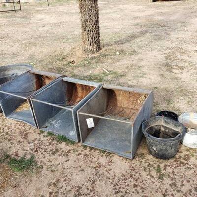 6030	

Horse Feeders
Horse Feeders & Water Buckets