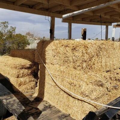 6012	

10 Bales Of Hay
10 Bales Of Hay. (Trailer Not Included)