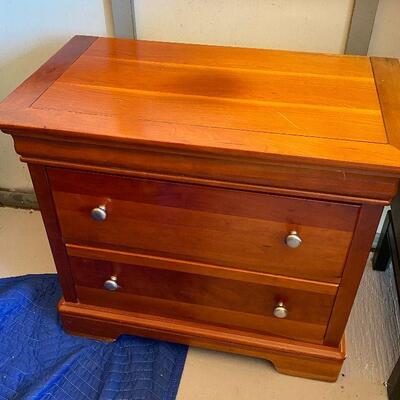 https://www.ebay.com/itm/114779084390	CF9203 Stanley Furniture Nightstand # 1 UShip or Local Pickup		Auction
