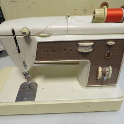 SINGER TOUCH & SEW ZIGZAG SEWING MACHINE