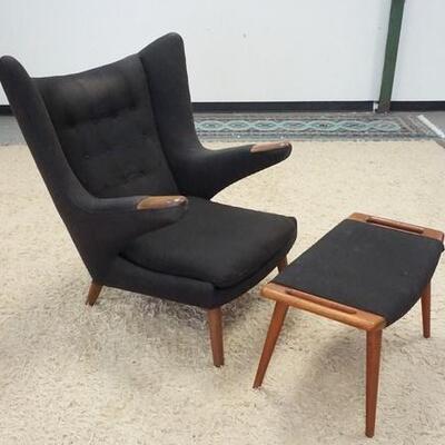 1095	HANS WEGNER PAPA BEAR CHAIR & OTTOMAN
