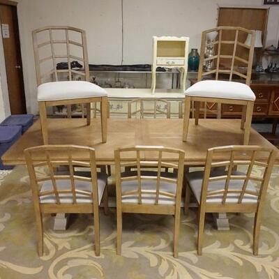 1056	OAK TOP DINING TABLE & 8 CHAIRS W/ONE LEAF
