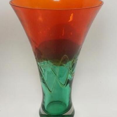 1088	MIDCENTURY 2 TONE ART GLASS VASE W/SWIRL GLASS ACCENT AROUND CENTER, 13 IN HIGH
