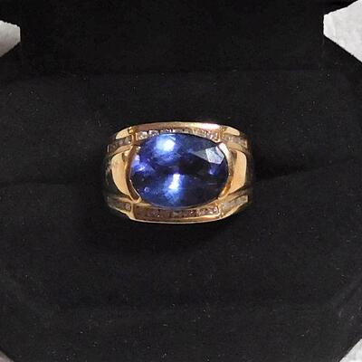 14k Ring w/Tanzt and Diamonds