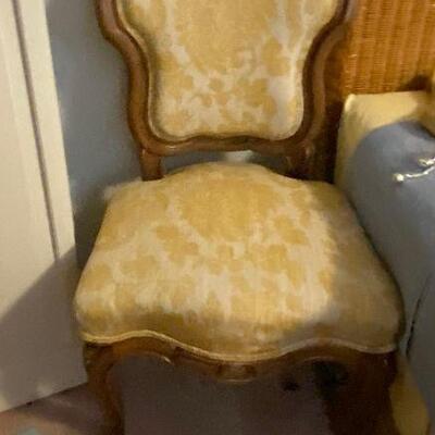 ME6077: Wood Upholstered Accent Chair
