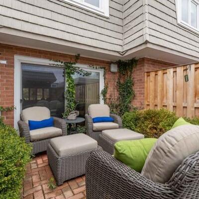 Brown Jordan 5 piece patio setâ€”loveseat, 2 ottomans, 2 armchairs