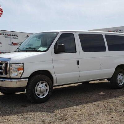 364: 2014 Ford Econoline Wagon
Year: 2014
Make: Ford
Model: Econoline Wagon
Vehicle Type: Van
Mileage: 89957 Plate: 35555w1 Body Type: 4...