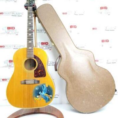 2022	

Epiphone Texan FT79N Acoustic Guitar
No. 127153 Stand Not Included