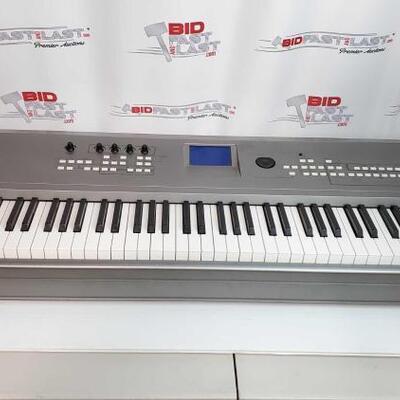 2058	

Yamaha MM8 Keyboard
Yamaha MM8 Keyboard