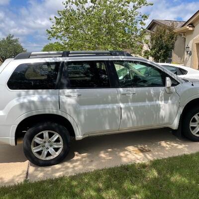 2011 Mitsubishi Endeavor AWD, clean, 114k, cold AC, newer tires, runs good.

We are taking sealed offers for this SUV. The highest offer...