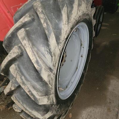 Massey Ferguson 1040 Tractor