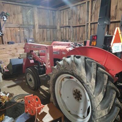 Massey Ferguson 1040 Tractor