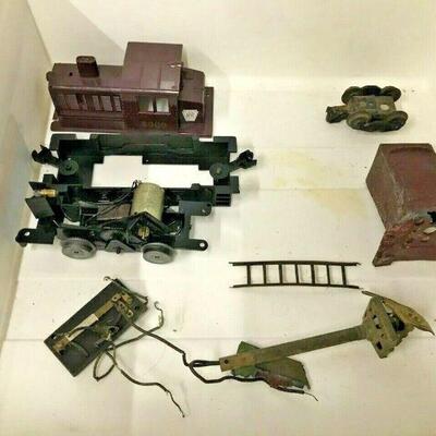https://www.ebay.com/itm/124776575265	OR8002 LOT OF 8 VINTAGE MODEL TRAIN PIECES		Auction
