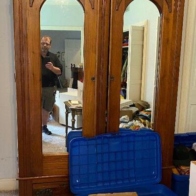 ME6024: Deco Armoire Cabinet

