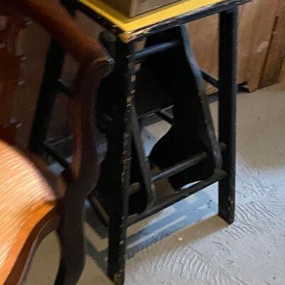 ME6008: Vintage Ladder Chair
