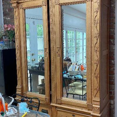 ME6011: Blond Armoire Cabinet
