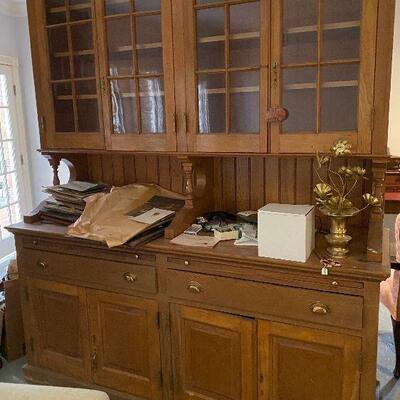 ME6009: Antique Side Board Hutch
