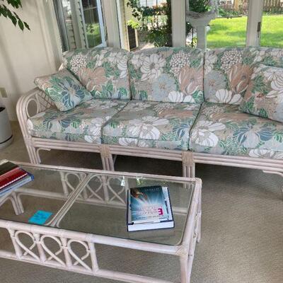 Coffee table & sofa