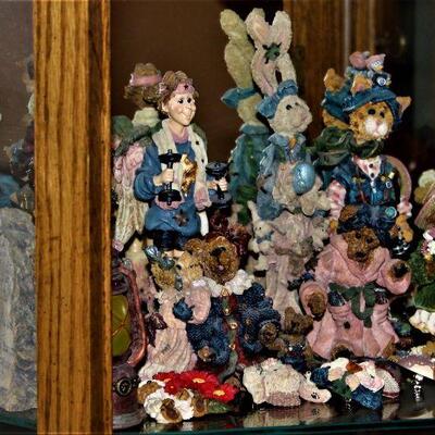 Collectible Boyds Bear and Friends figurines. All of them numbered and signed. 