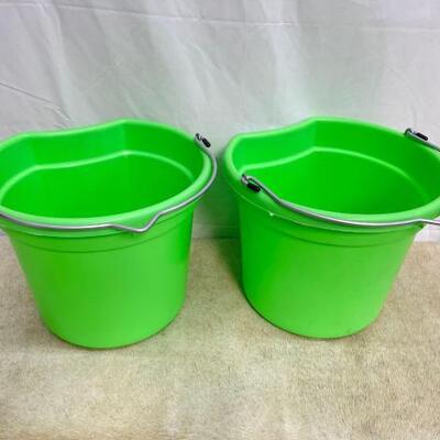 122	

NEW Two (2) 20 Qrt. Flat back bucket, 11" tall. Made in USATwo (2) 20 Qrt. Flat back bucket, 11" tal
Two (2) 20 Qrt. Flat...