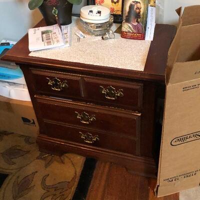 https://www.ebay.com/itm/124815920407	LS5010 Early American Night Stand 
