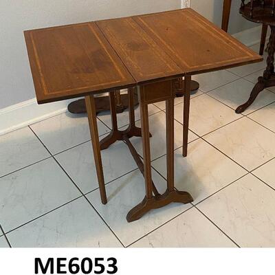 https://www.ebay.com/itm/124815358265	ME6053: Small Drop Leaf Table
