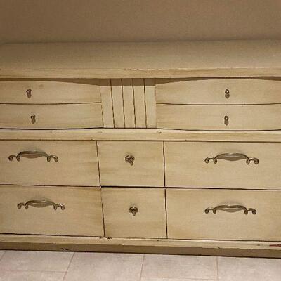 https://www.ebay.com/itm/124857819820	LP4007 Mid Century Modern Low Boy Chest of Drawers

