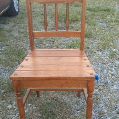 https://www.ebay.com/itm/124857819824	LP8040 : Armless Wooden Spoked Dining Chair LOCAL PICKUP
