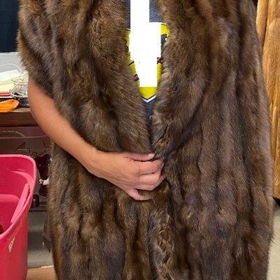 https://www.ebay.com/itm/114895826798	ME6056:  Vintage Mink Throw Scarf
