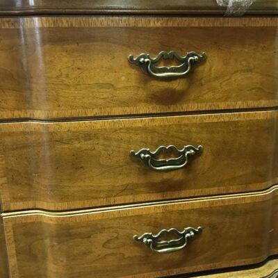 Wood Dresser with (9) Drawers & (2) Mirrors
Dresser
78"x21"x32"
Mirrors
50.5"x18.5"x1.5"
$100