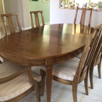 Dining table, 6 chairs, 3 leaves $125