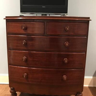 chest of drawers $325
43 X 18 X 48"